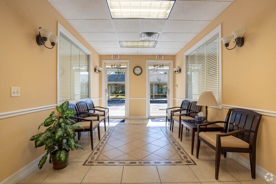 More Photos Of 5621 Strand Blvd, Naples Unknown For Lease