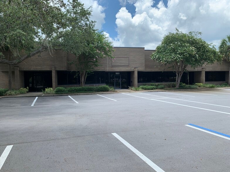 More Photos Of 1661 Commerce Ave N, Saint Petersburg Warehouse For Lease