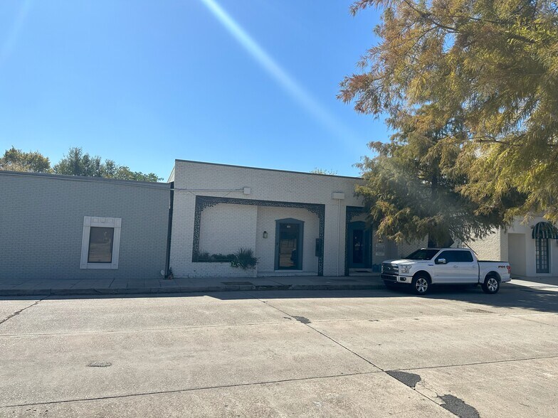 More Photos Of , Baton Rouge Office For Sale