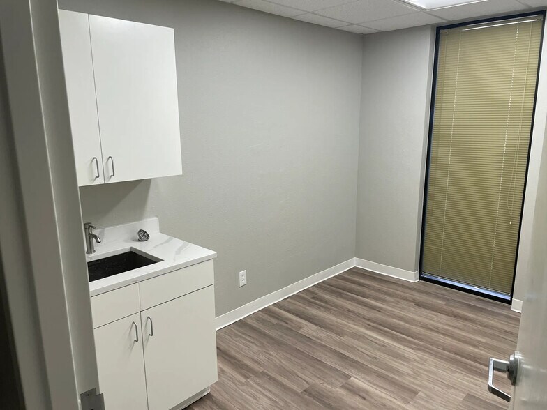 More Photos Of 13301 N Meridian Ave, Oklahoma City Medical For Lease