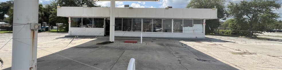 More Photos Of 1027 Mason Ave, Daytona Beach General Retail For Sale
