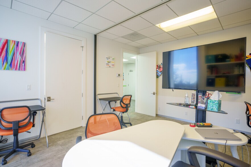 More Photos Of 2450 Hollywood Blvd, Hollywood Loft Creative Space For Sale