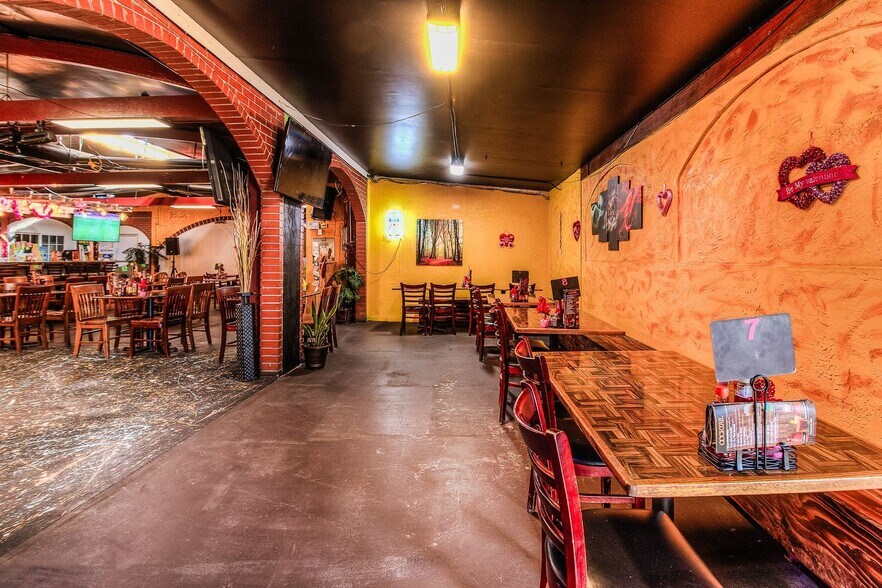 More Photos Of 1319 E 1st Ave, Zillah Restaurant For Sale