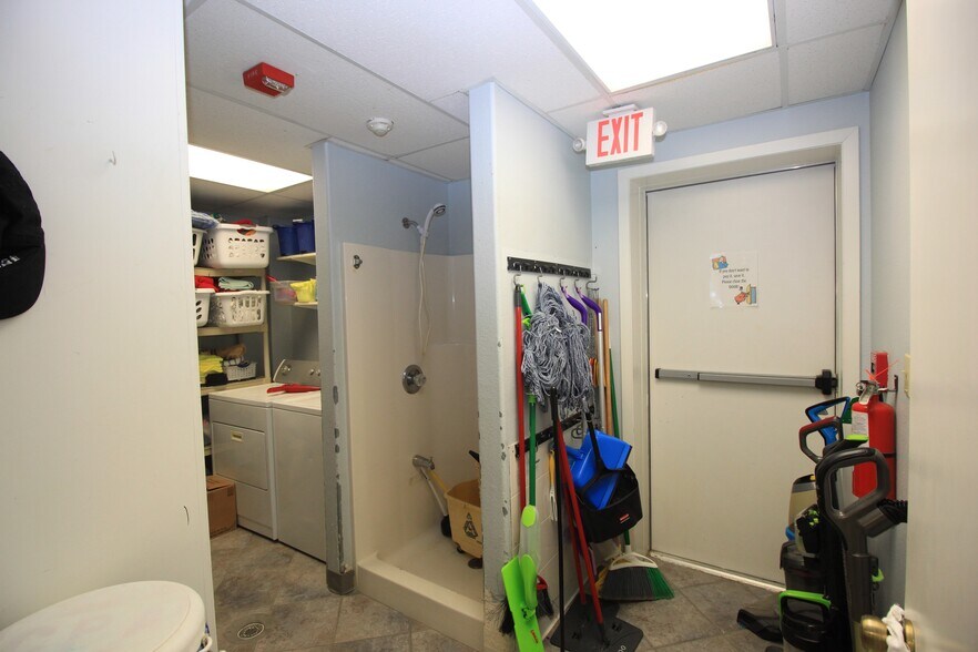 More Photos Of 3421 E Walnut St, Pearland Daycare Center For Sale