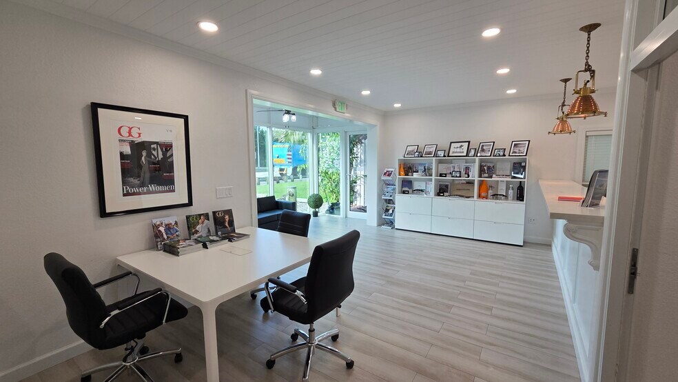 More Photos Of 85998 Overseas Hwy, Islamorada Office Residential For Lease