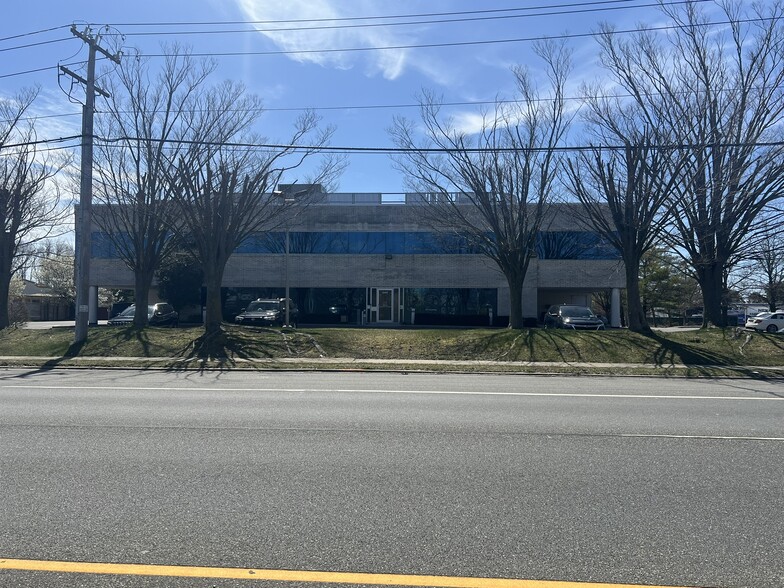 More Photos Of 4400 Veterans Memorial Hwy, Holbrook Office For Sale