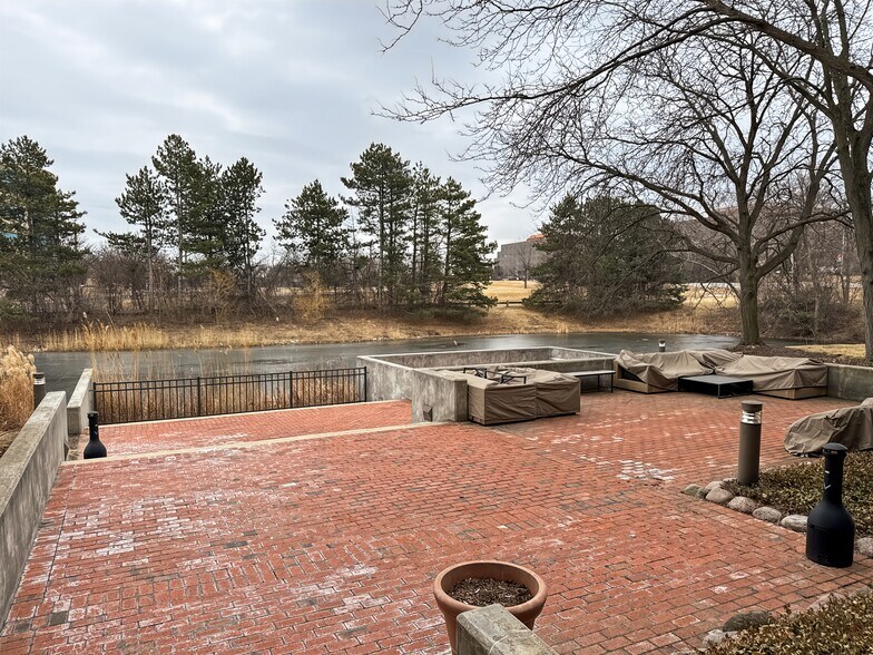 More Photos Of 2525 Cabot Dr, Lisle Coworking Space