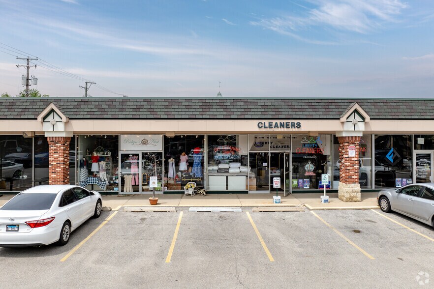 More Photos Of 10-36 S Evergreen Ave, Arlington Heights Unknown For Lease