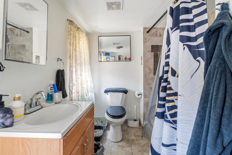 More Photos Of 873 W Lombard St, Baltimore Multifamily For Sale