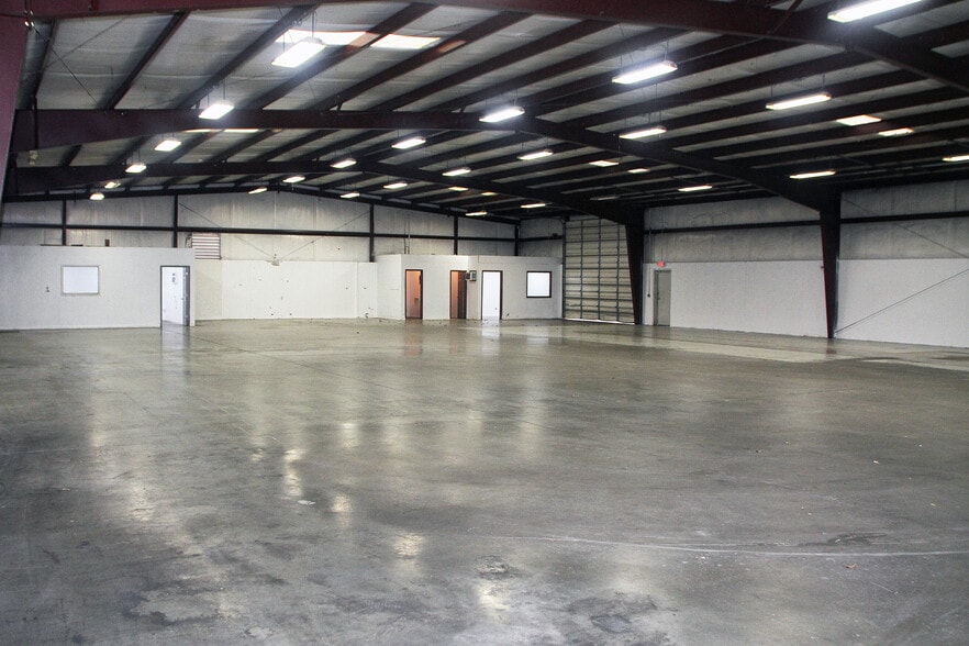 More Photos Of 1207 Butler St, Oxford Warehouse For Sale