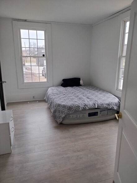 More Photos Of 119 W Main St, Youngsville Freestanding For Lease