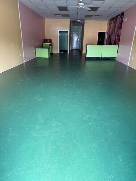 More Photos Of 3069 Cumberland Rd, Fayetteville Unknown For Lease