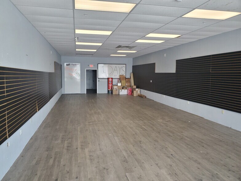 More Photos Of 955 S Woodland Blvd, Deland General Retail For Lease