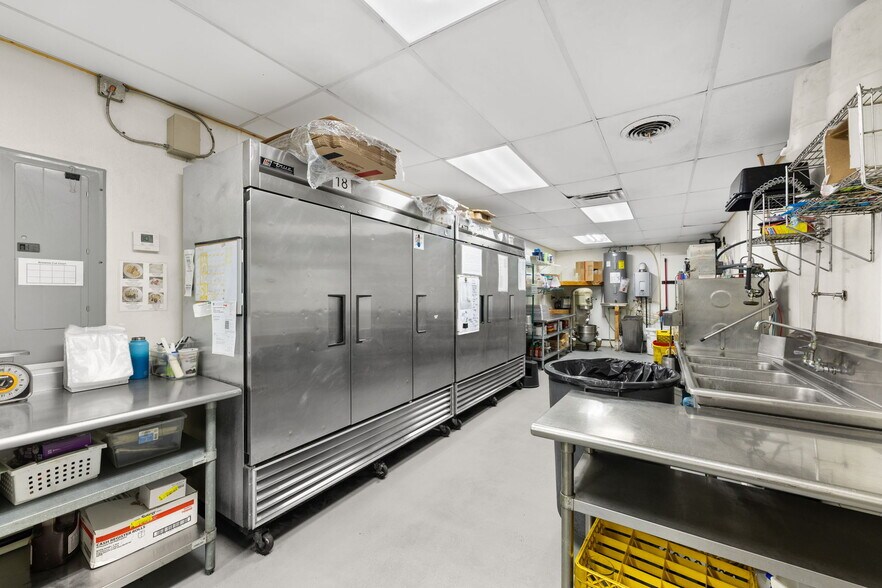 More Photos Of 2150 N State St, Iola Restaurant For Lease