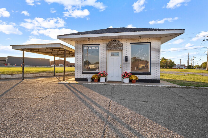 More Photos Of 312 Main St, Weatherford Land For Sale