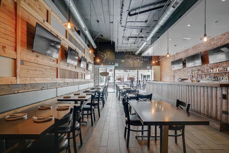 More Photos Of 152 S Brand Blvd, Glendale General Retail For Lease