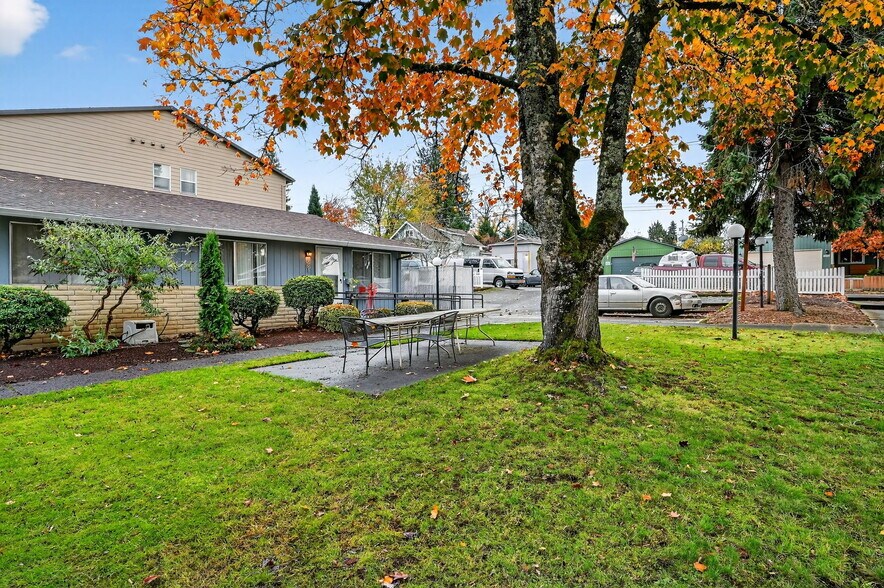 More Photos Of 17170 Beers Ave, Sandy Multifamily For Sale