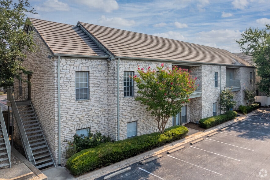More Photos Of 4412 Spicewood Springs Rd, Austin Unknown For Lease