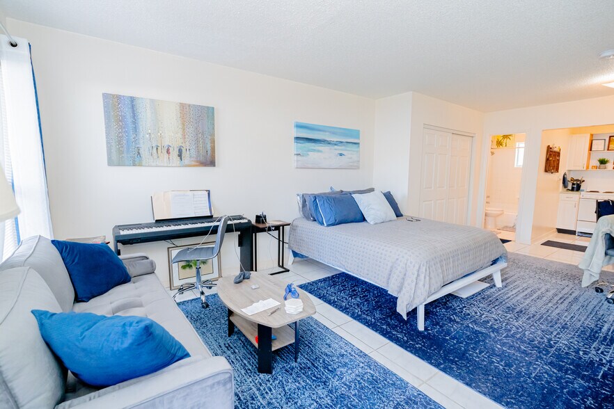 More Photos Of 960 Biarritz Dr, Miami Beach Apartments For Sale