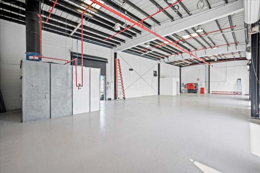 More Photos Of 4010 Miller Ave, West Palm Beach Light Distribution For Sale