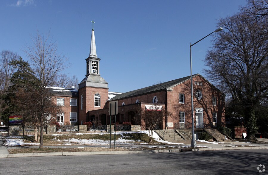 More Photos Of 3655 Calvert St NW, Washington Specialty For Lease