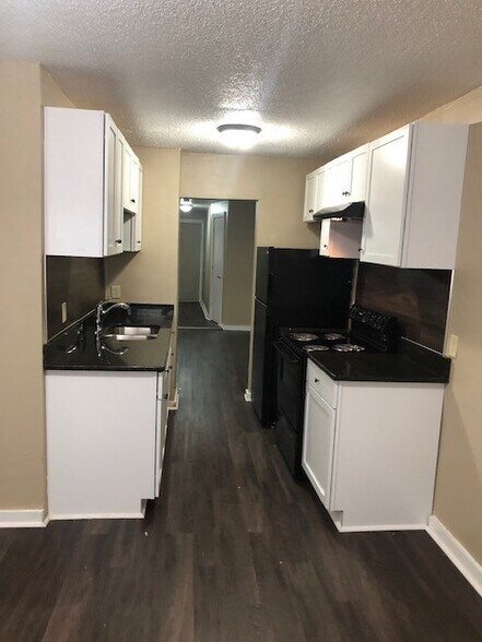 More Photos Of 953 Desoto St, Saint Paul Apartments For Sale