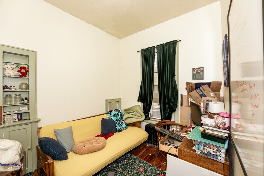 More Photos Of 2670-2678 N Holton St, Milwaukee Storefront Retail Residential For Sale