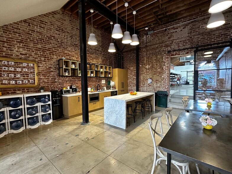 More Photos Of 3107-3119 Beverly Blvd, Los Angeles General Retail For Sale