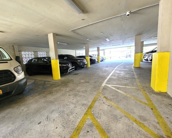 More Photos Of 76-09 Queens Blvd, Elmhurst Office For Lease