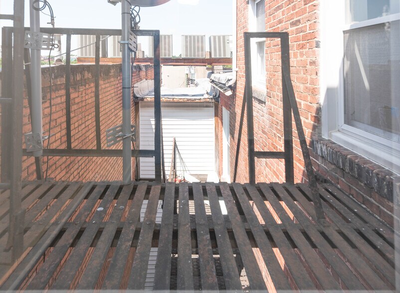 More Photos Of 2100-2102 Maryland Ave, Baltimore Apartments For Sale