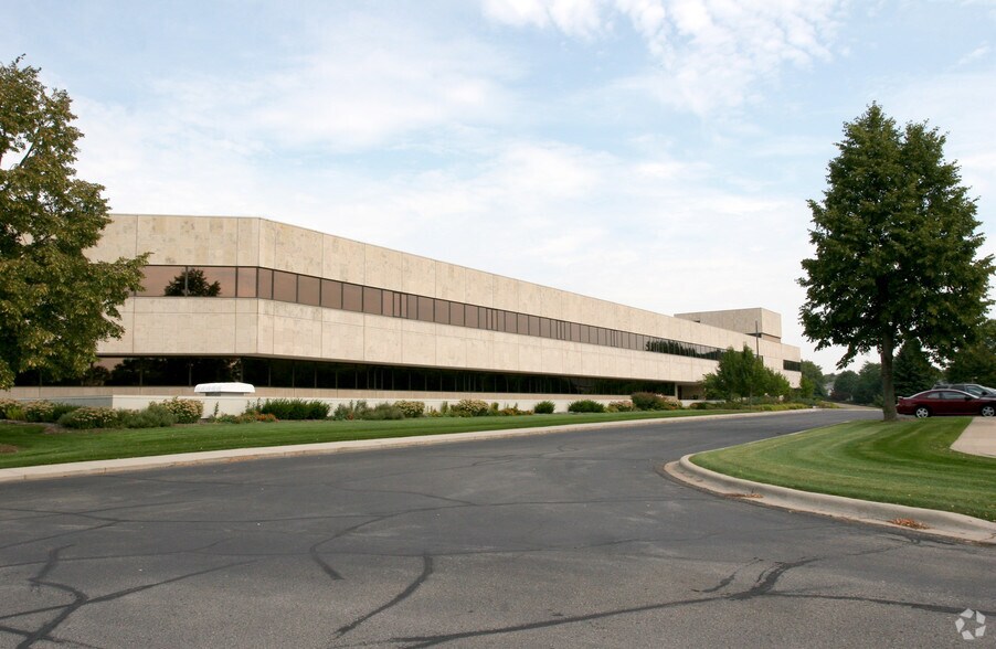 More Photos Of 302 N Walbridge Ave, Madison Office For Sale