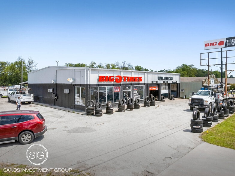 Primary Photo Of 1136 Spring Cypress Rd, Spring Auto Repair For Sale