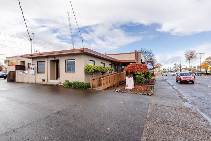 More Photos Of 12850 SW Canyon Rd, Beaverton Medical For Lease