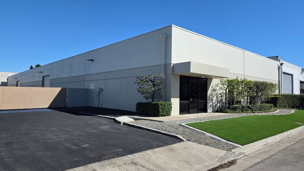 Primary Photo Of 15652 Chemical Ln, Huntington Beach Warehouse For Sale
