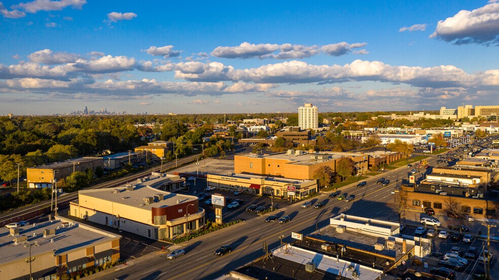More Photos Of 4932-5000 W 95th St, Oak Lawn Unknown For Lease
