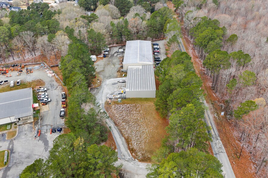 More Photos Of 3337 Air Park Rd, Fuquay Varina Light Manufacturing For Sale