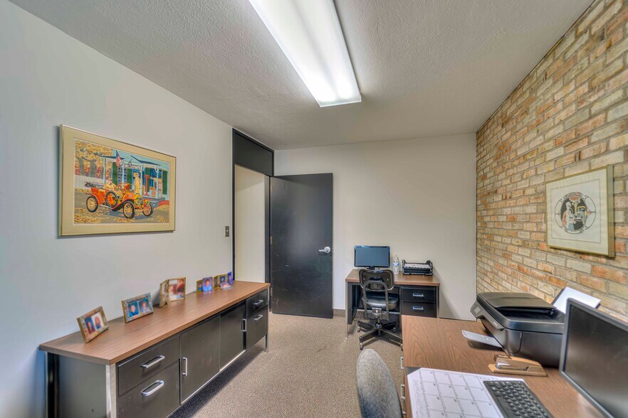 More Photos Of 1217 Greenwood Ave, Jackson General Retail For Sale