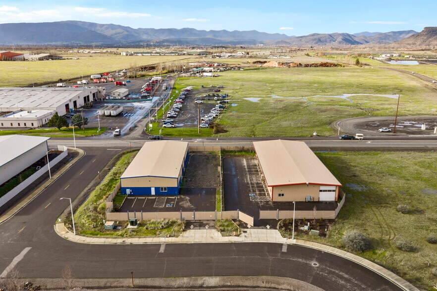 More Photos Of 111 Trout Way, White City Warehouse For Sale