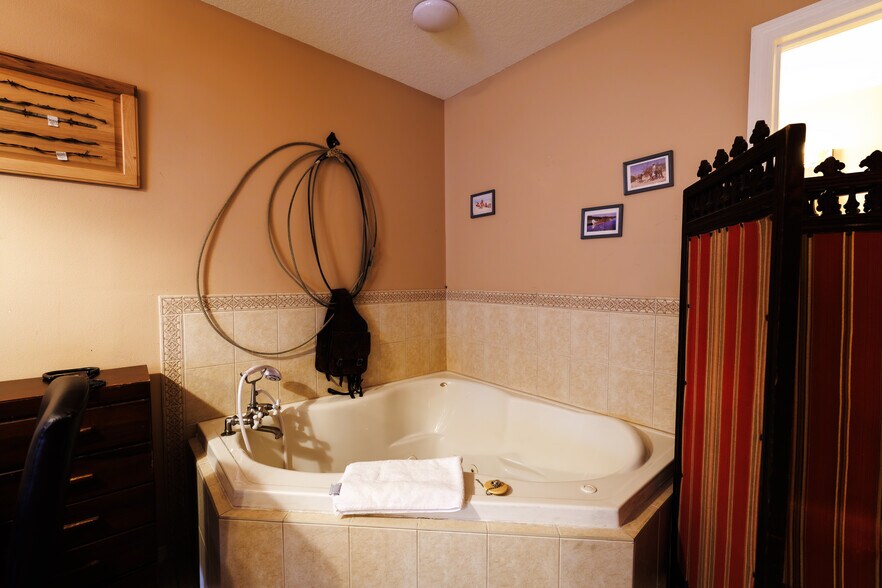 More Photos Of 215 E French Ave, Orange City Hospitality For Sale