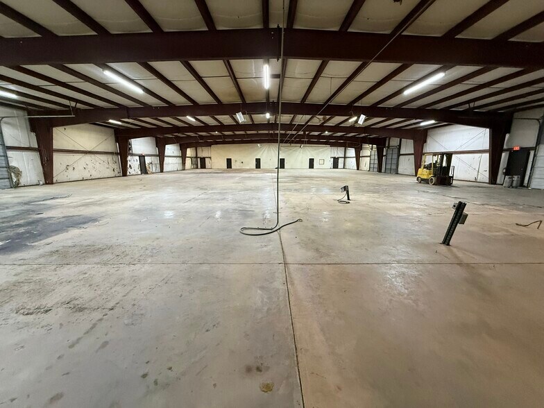 More Photos Of 479 Springdale Rd E, Rock Hill Warehouse For Lease