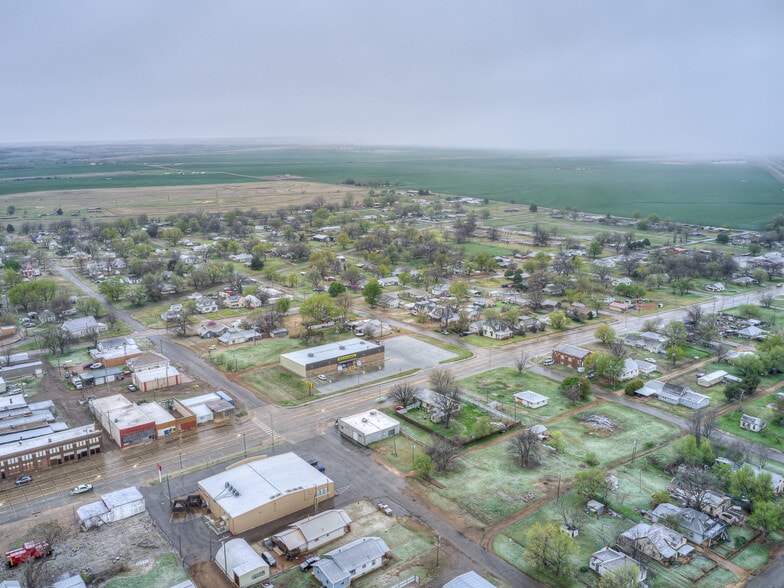 More Photos Of 200 N Broadway Ave, Geary Convenience Store For Sale