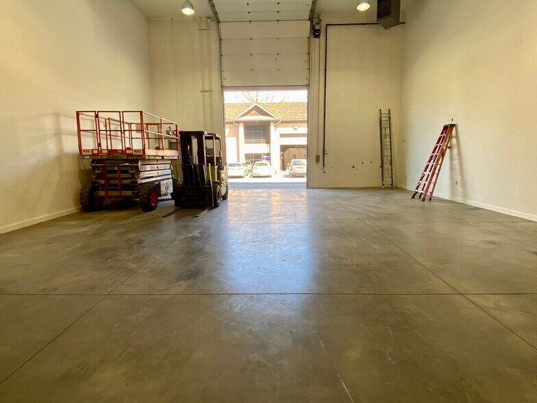 More Photos Of 1000 Cannons Ct, Woodbridge Flex For Lease