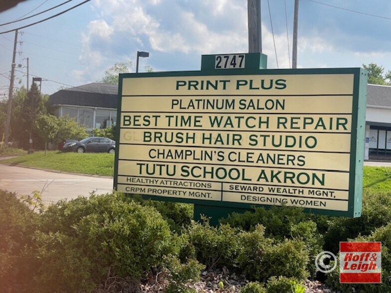 More Photos Of 2747 Crawfis Blvd, Fairlawn Storefront For Lease