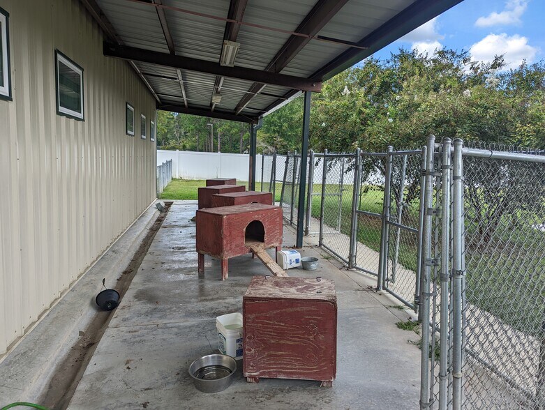 More Photos Of 2608 E Highway 76, Marion General Retail For Sale