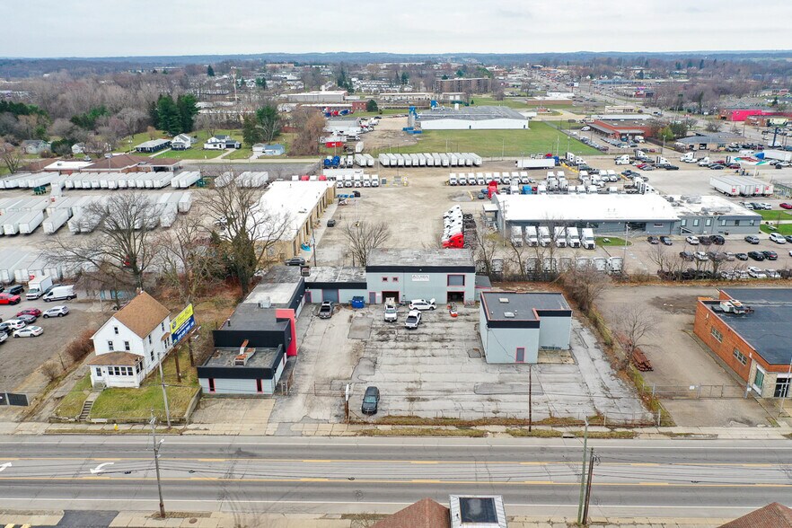 More Photos Of 1050 Triplett Blvd, Akron Warehouse For Sale