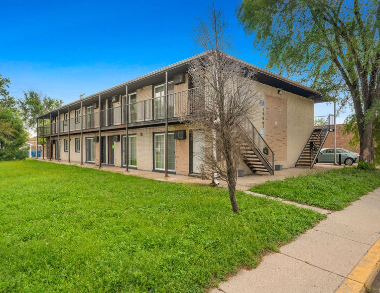 Primary Photo Of 12531 S Ashland Ave, Calumet Park Apartments For Sale