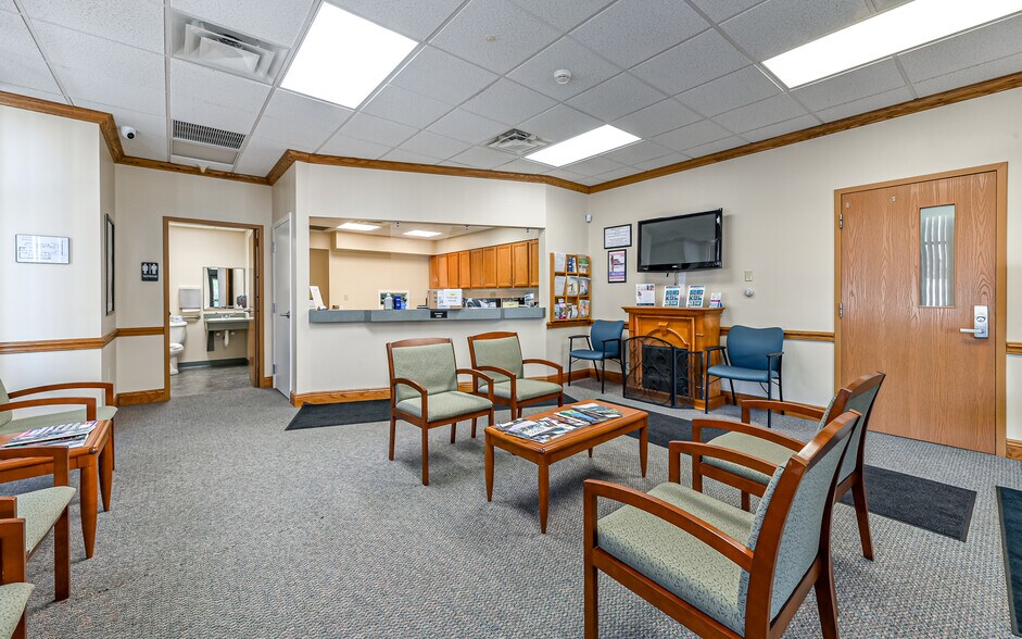 More Photos Of 508-512 N Jefferson st, New Castle Medical For Sale