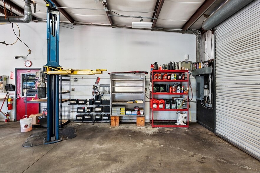 More Photos Of 432 Connell Rd, Valdosta Service For Sale