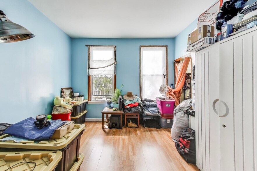 More Photos Of 2916 W 25th Pl, Chicago Multifamily For Sale