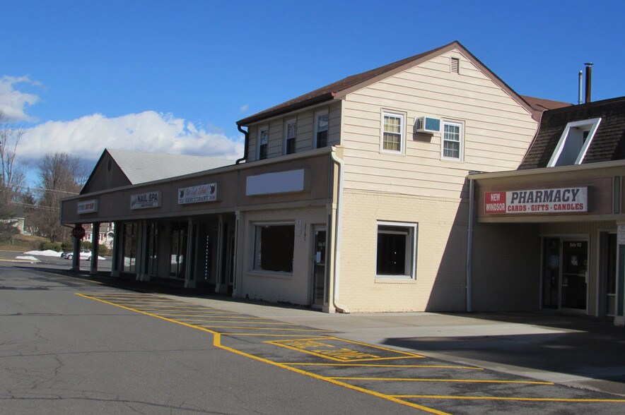 More Photos Of 215 Quassaick Ave, New Windsor Township General Retail For Lease